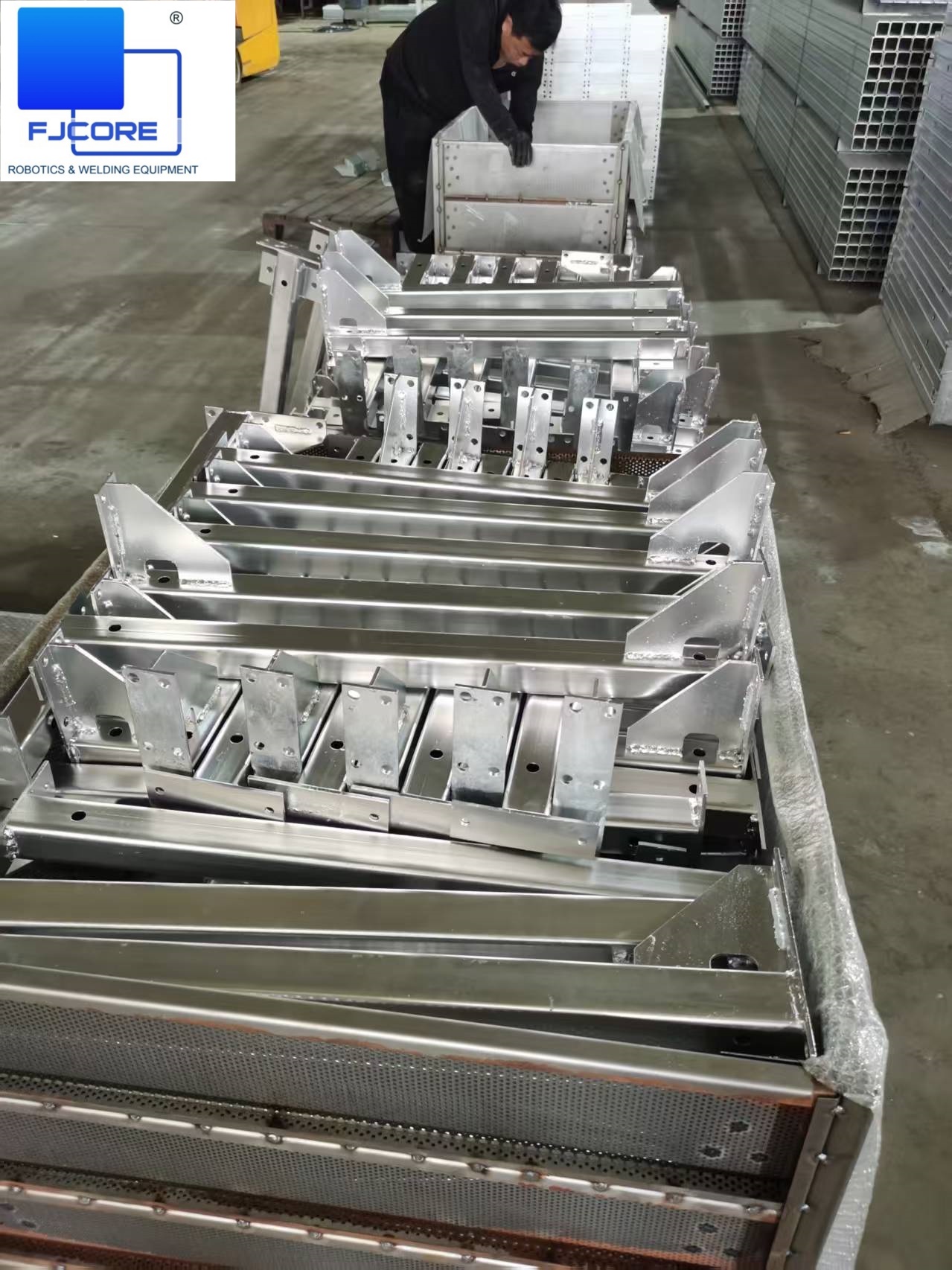 Hot-dip galvanized welded products